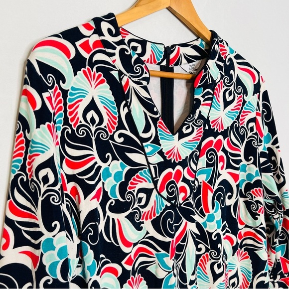 Crown & Ivy Bell Sleeve Split V-Neck Floral-Print Dress. Size Large. - Picture 5 of 14